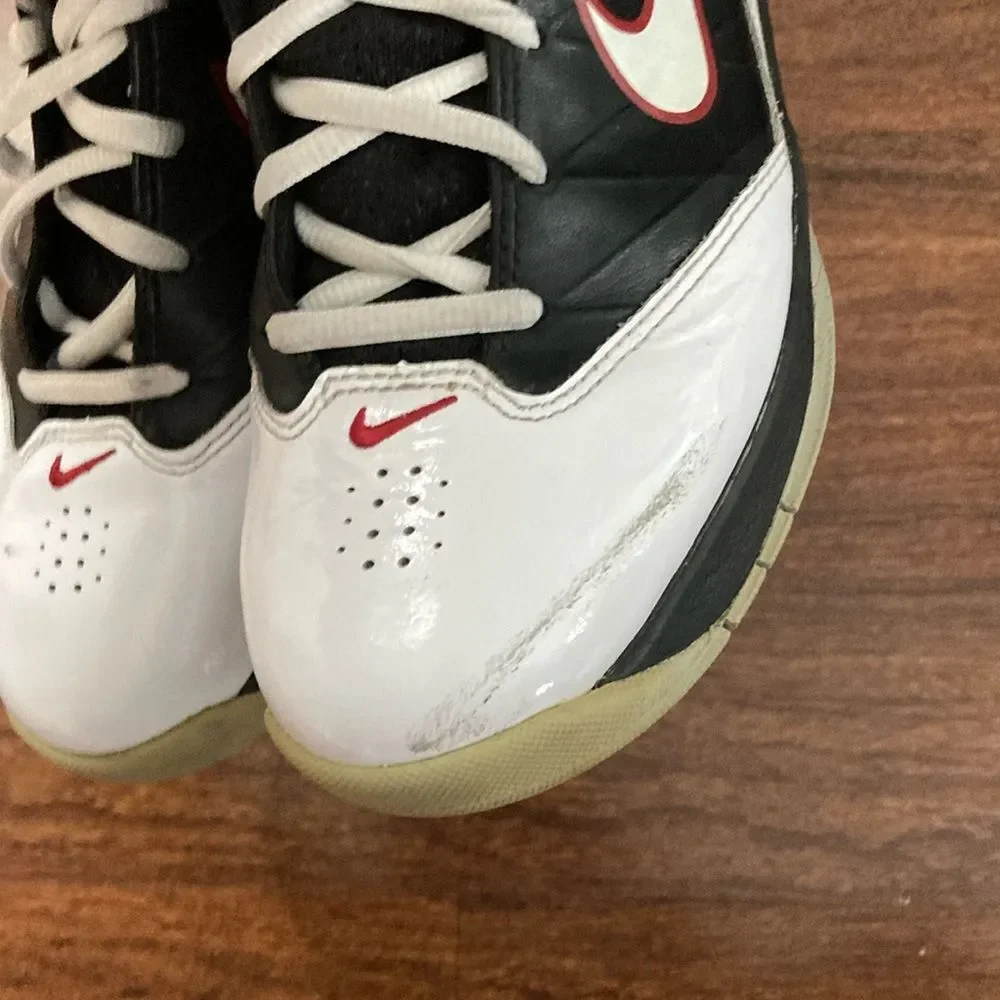 Nike Kids Black and Red Sneakers Sz 5